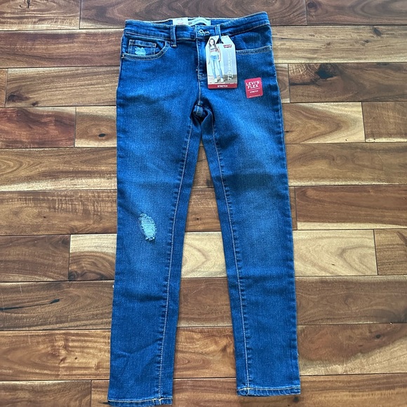 Levi’s 710 super skinny size 8 girl jeans. Medium wash.  NWT - Picture 2 of 5